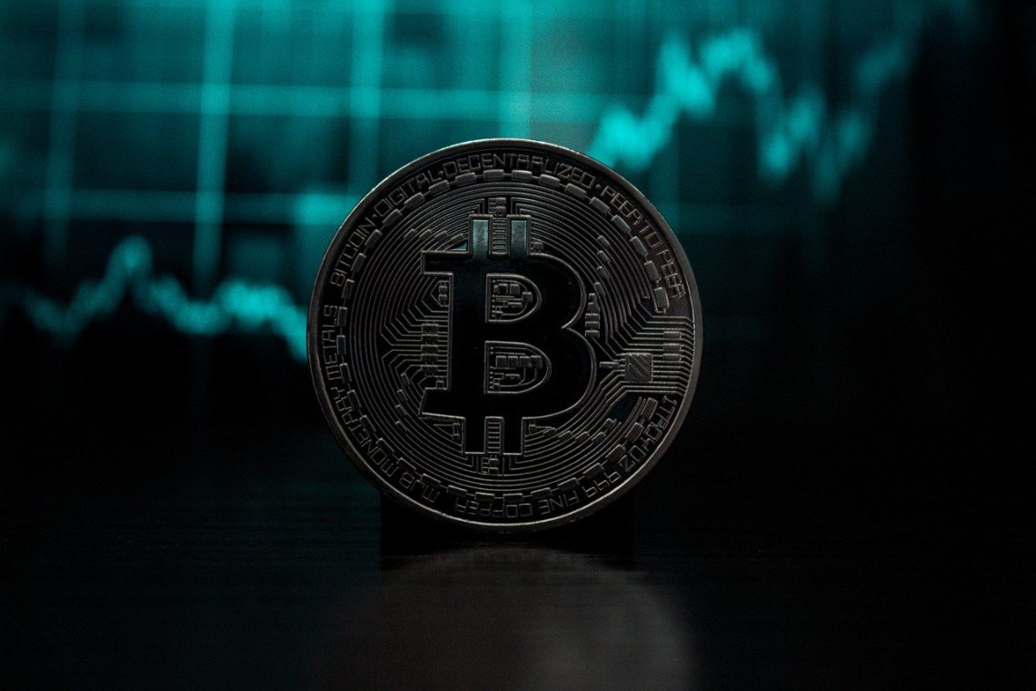 Bitcoin again close to $10,000