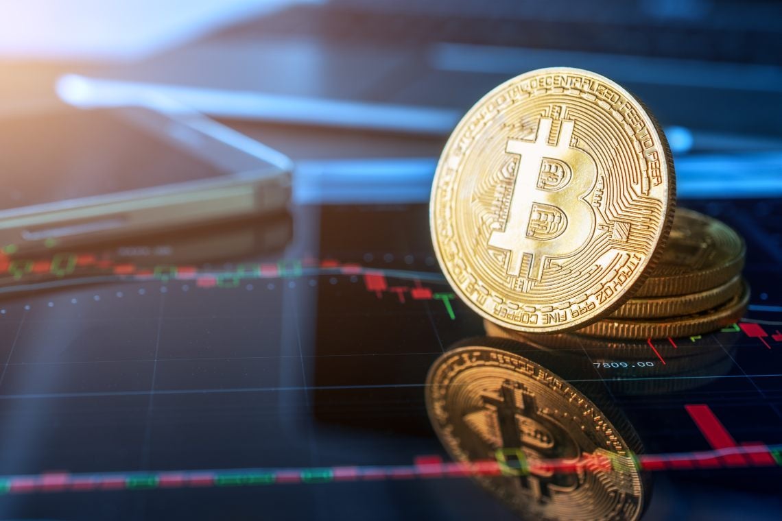 Bitcoin: the price approaching the period highs of $13,400