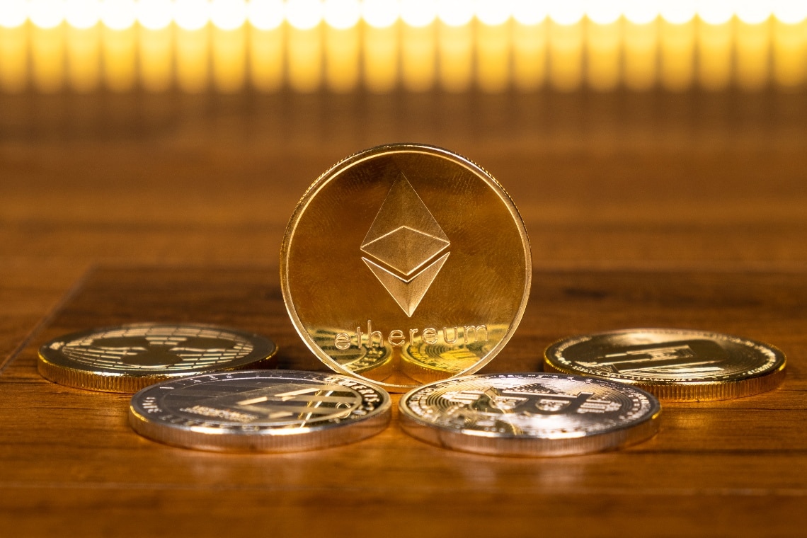 Ethereum, the price above $1,000