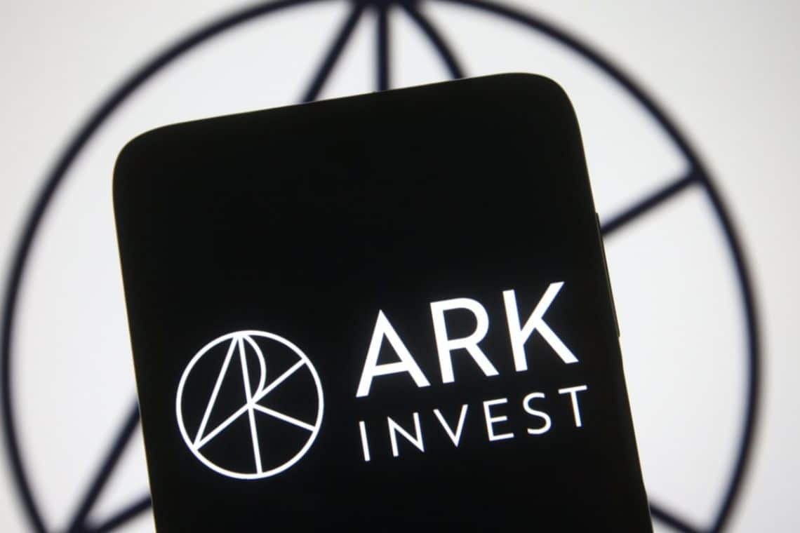 ARK Invest: Coinbase stock sales, record-breaking December of $200 million.