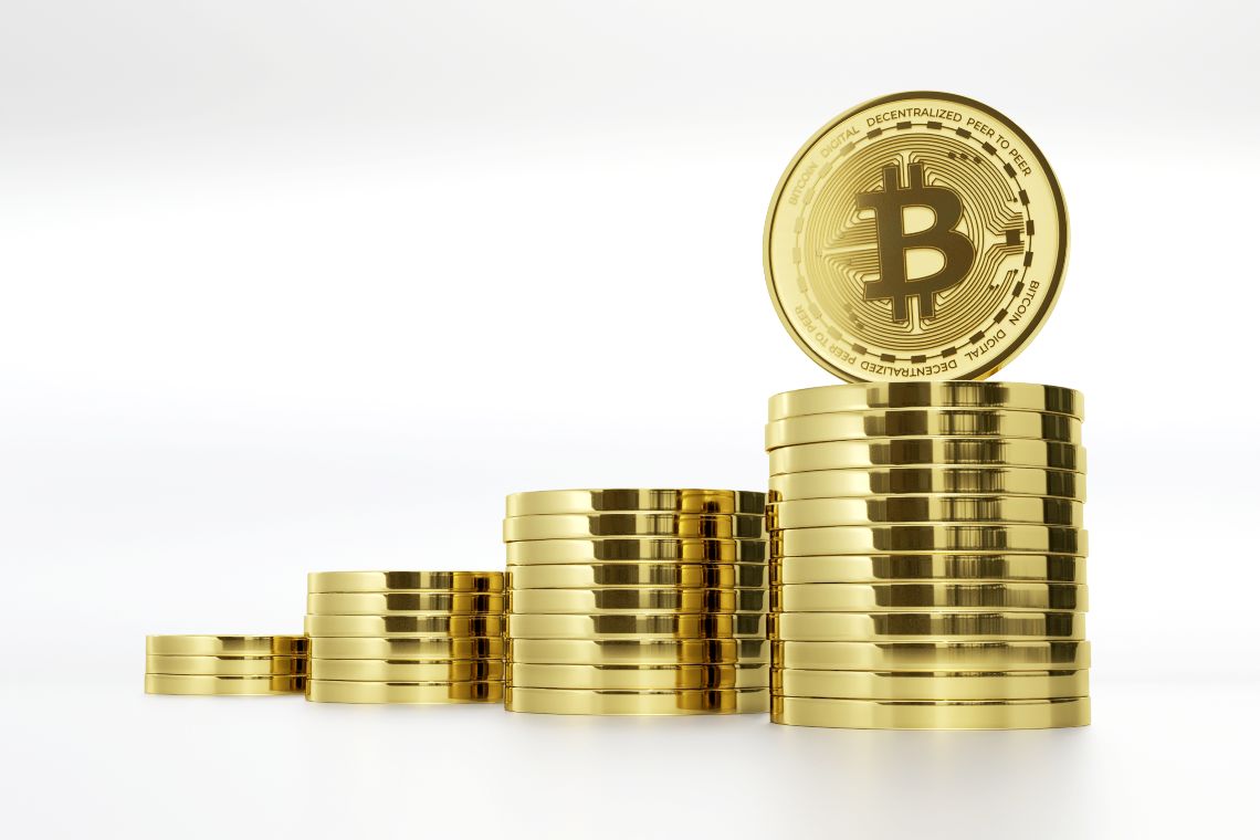 Bitcoin, reserves on Coinbase at lows: bullish signal