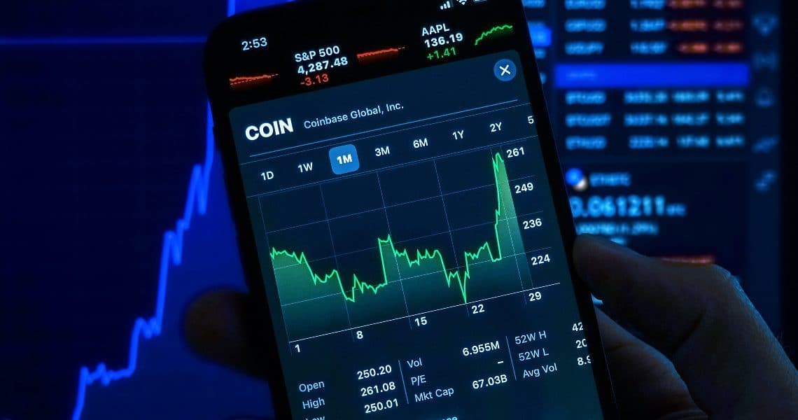 Coinbase’s volume and users down in Q3