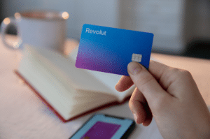 Revolut: a survey on Christmas spending and New Year's resolutions