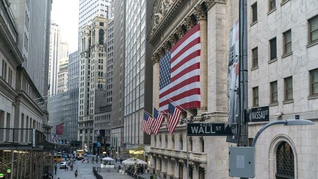 Ukraine and Wall Street fears weigh on Europe