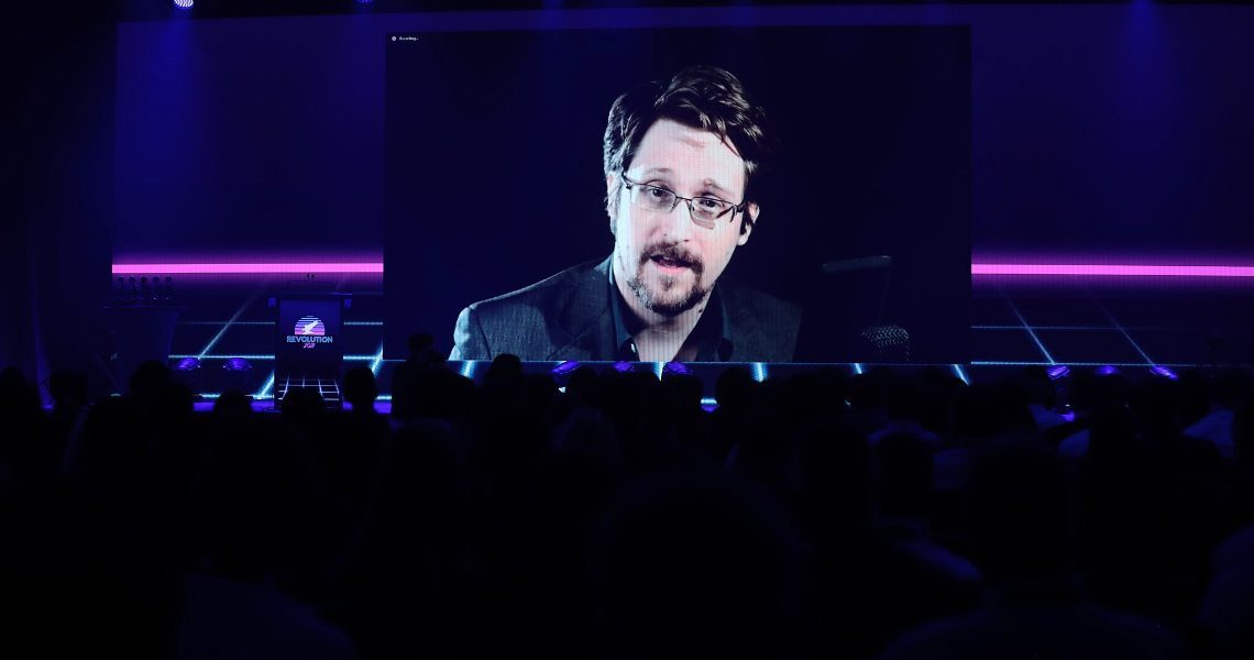 Edward Snowden: “Cryptocurrencies a threat to governments”
