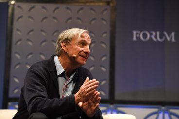 Ray Dalio’s fund invests in cryptocurrencies (and the price of BTC goes up)
