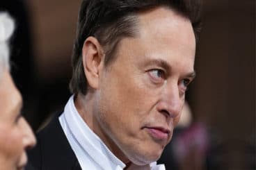 Elon Musk: judge agrees with Twitter, for now