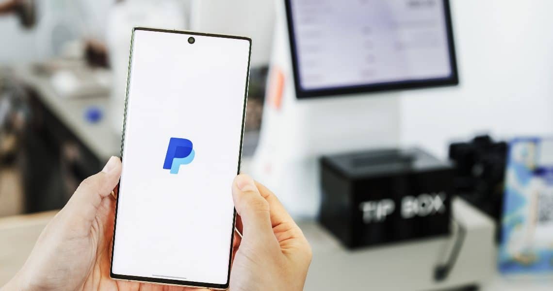 PayPal reports below-expected quarterly earnings