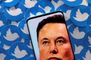 Elon Musk to Twitter employees: “the economic picture is dire”