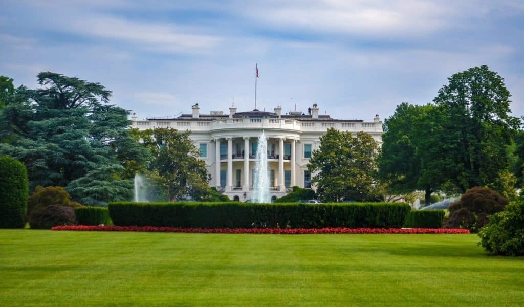 White House pushes back on crypto