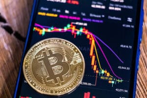 Bitcoin Faces 40% Correction Risk While InQubeta Could Surge 1,460%, Analyst Predicts