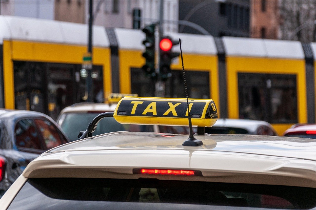 Robotaxi: Avalanche and Toyota test a tokenized fleet